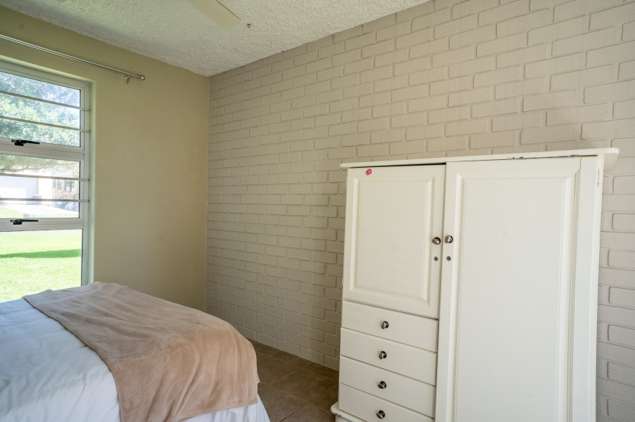 5 Bedroom Property for Sale in Kidds Beach Eastern Cape
